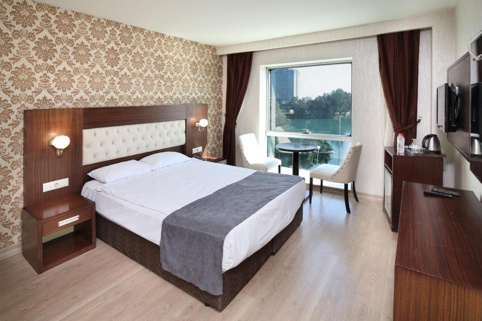 Adana Taskoeprue Hotel 외부 사진