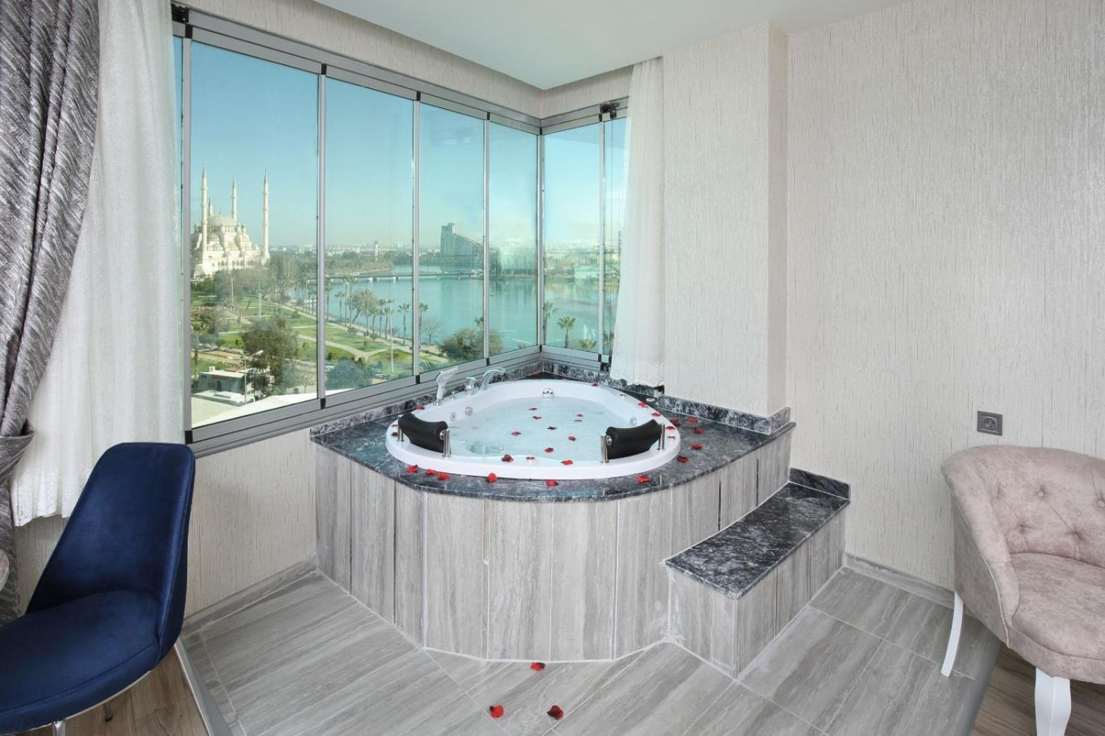 Adana Taskoeprue Hotel 외부 사진