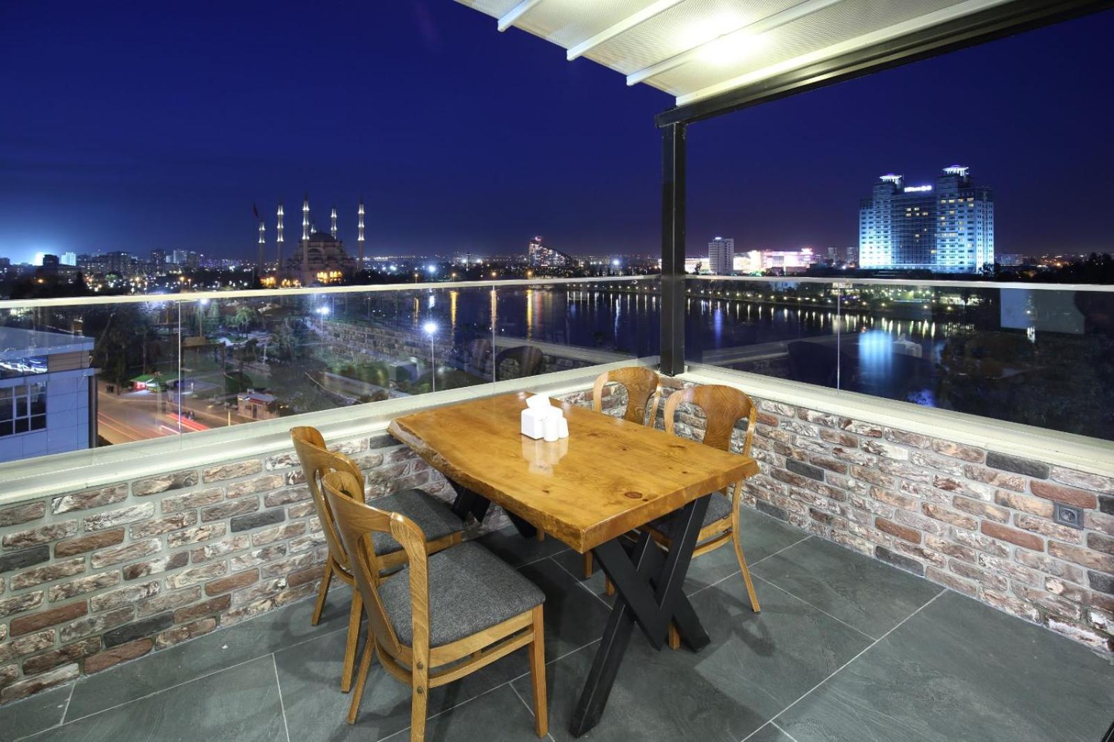 Adana Taskoeprue Hotel 외부 사진